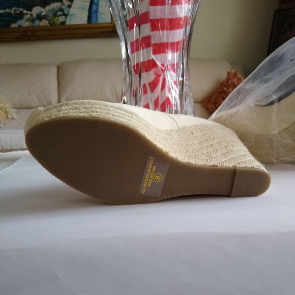 Delicious Shoes - Picture 5 of 5